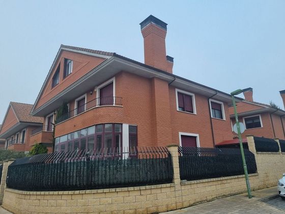 Foto 1 de Casa en venda a Hospital - G3 - G2 de 6 habitacions amb terrassa i garatge