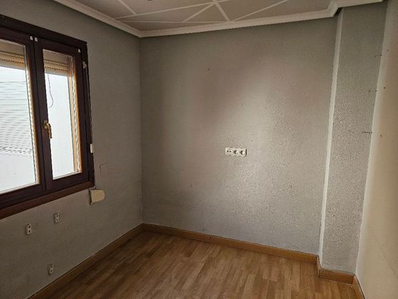 Foto 2 de Pis en venda a Miranda de Ebro de 2 habitacions i 66 m²