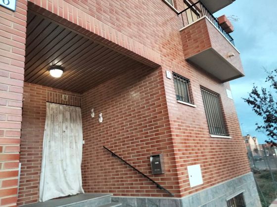 Foto 2 de Venta de casa adosada en avenida Logroño de 3 habitaciones con terraza y garaje
