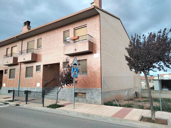 Foto 1 de Venta de casa adosada en avenida Logroño de 3 habitaciones con terraza y garaje