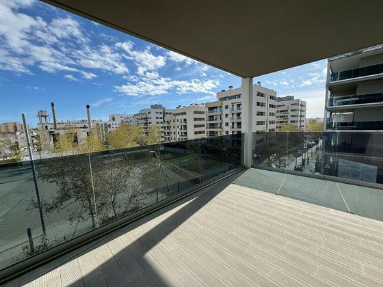 Foto 2 de Alquiler de piso en calle De L'any Dels Negats de 3 habitaciones con terraza y piscina