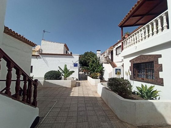 Foto 1 de Dúplex en venda a Costa Blanca - Las Galletas de 3 habitacions amb terrassa i piscina