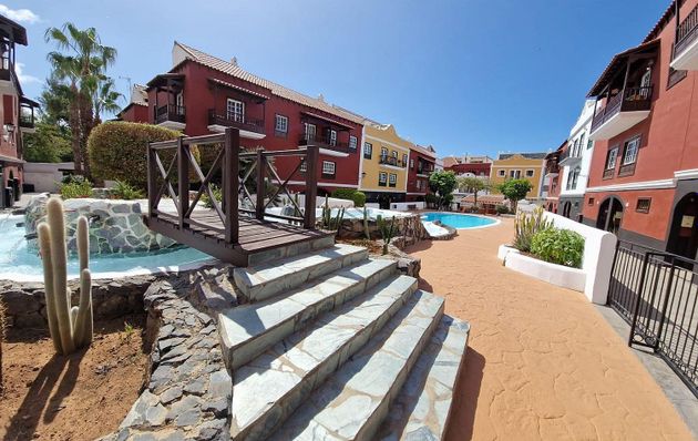 Foto 1 de Dúplex en venda a Adeje ciudad de 3 habitacions amb terrassa i piscina