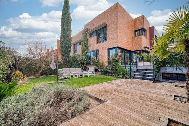 Foto 2 de Casa en venda a Zona Pueblo de 4 habitacions amb terrassa i piscina