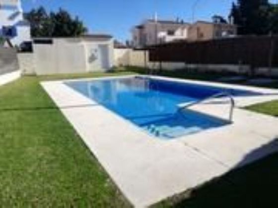 Foto 1 de Alquiler de casa en Vistahermosa  - Fuentebravía de 4 habitaciones con piscina y jardín