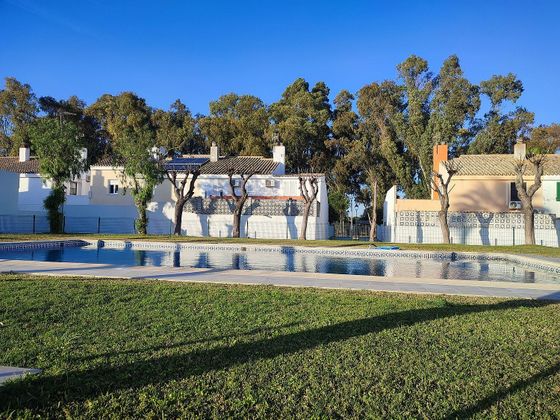 Foto 2 de Casa adossada en lloguer a Valdelagrana de 5 habitacions amb terrassa i piscina