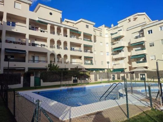 Foto 1 de Alquiler de piso en Vistahermosa  - Fuentebravía de 3 habitaciones con terraza y piscina