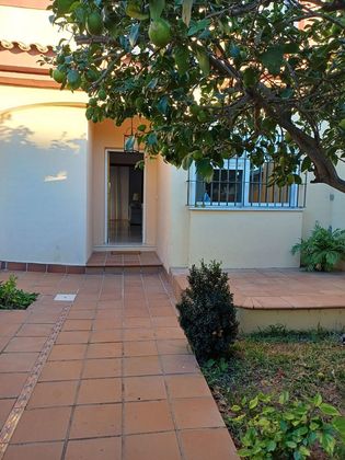 Foto 2 de Alquiler de casa en Vistahermosa  - Fuentebravía de 3 habitaciones con garaje y jardín
