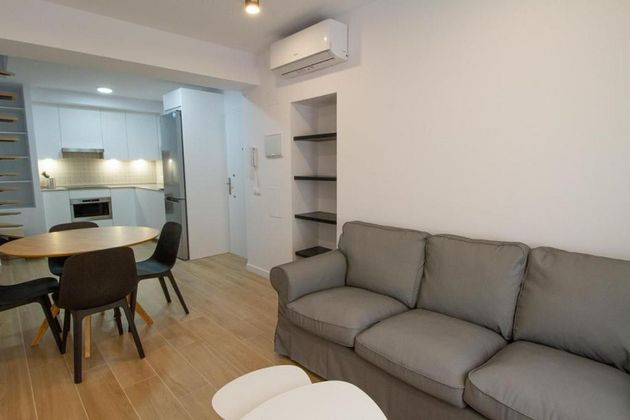 Foto 2 de Dúplex en lloguer a Zona Bahía Blanca de 2 habitacions amb mobles i aire acondicionat