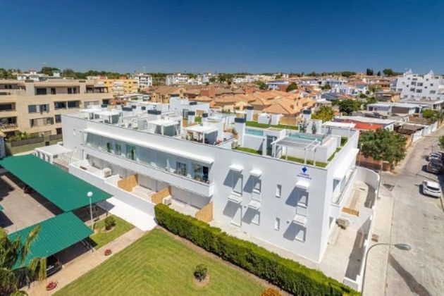 Foto 1 de Àtic en lloguer a Vistahermosa  - Fuentebravía de 2 habitacions amb terrassa i piscina