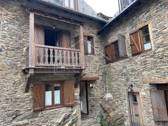 Foto 2 de Casa en venda a Bòrdes, es de 4 habitacions amb balcó
