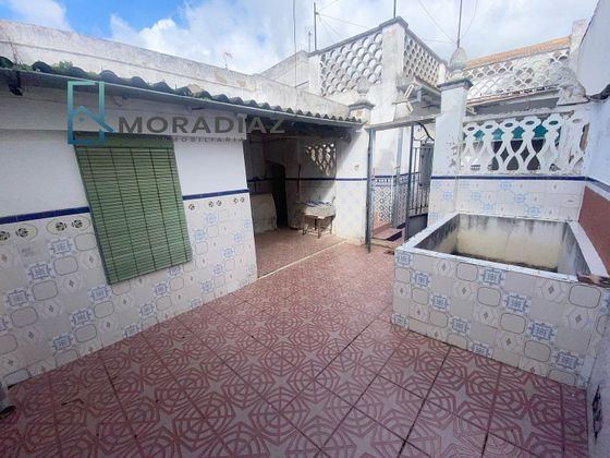 Foto 2 de Casa adosada en venta en Don Benito de 3 habitaciones con terraza y aire acondicionado