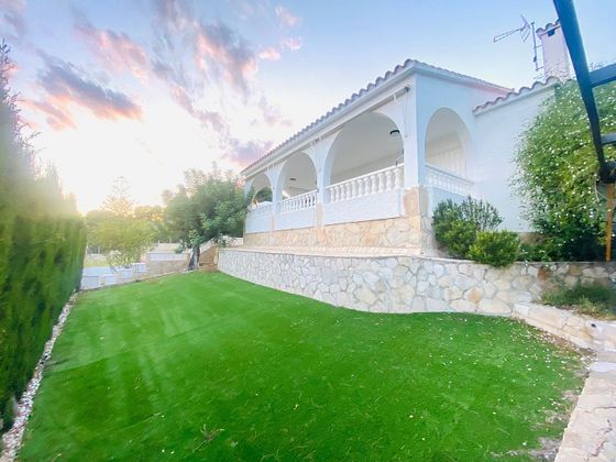 Foto 1 de Venta de chalet en Montornés - Las Palmas - El Refugio de 3 habitaciones con terraza y piscina