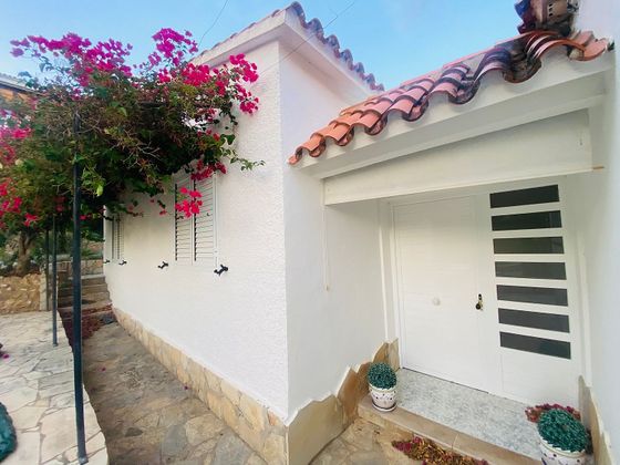 Foto 2 de Venta de chalet en Montornés - Las Palmas - El Refugio de 3 habitaciones con terraza y piscina