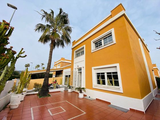 Foto 2 de Casa en venda a calle Albacete de 4 habitacions amb terrassa i piscina