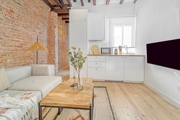 Foto 1 de Piso en alquiler en calle Almansa de 2 habitaciones con muebles y aire acondicionado