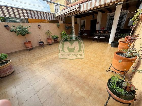 Foto 2 de Casa adossada en venda a El Pino-Bajo de Guía de 4 habitacions amb terrassa i balcó