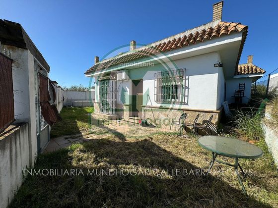 Foto 1 de Venta de chalet en Bonanza-Avda de Huelva-Bº Andalucia de 3 habitaciones con jardín