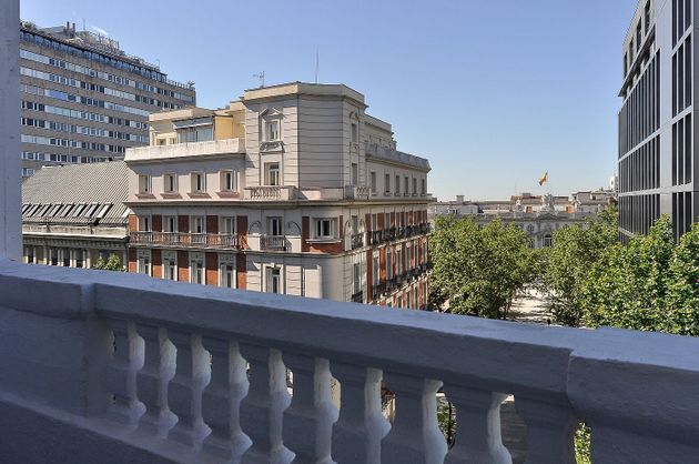 Foto 1 de Piso en alquiler en calle De Génova de 2 habitaciones con terraza y aire acondicionado