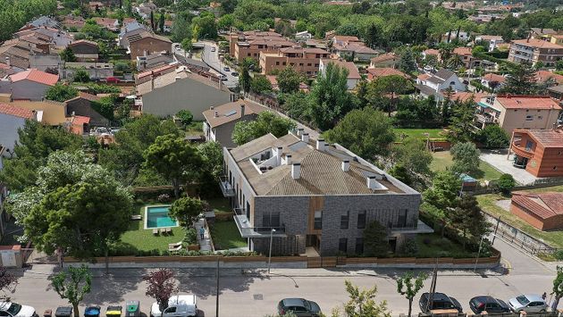 Foto 2 de Venta de ático en Begues de 4 habitaciones con terraza y piscina