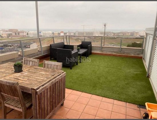 Foto 2 de Dúplex en venda a Santa Susanna de 3 habitacions amb terrassa i piscina