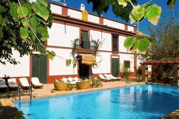 Foto 2 de Casa rural en venda a Valencina de la Concepción de 9 habitacions amb terrassa i piscina