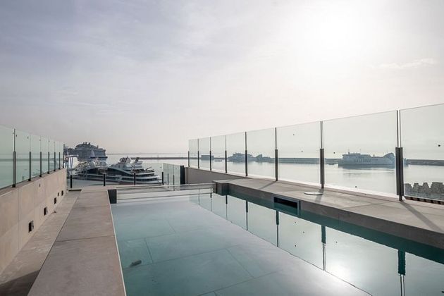 Foto 2 de Pis en venda a La Bonanova - Portopí de 2 habitacions amb terrassa i piscina