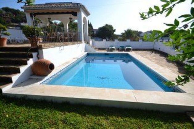 Foto 2 de Chalet en venta en Torremuelle de 5 habitaciones con terraza y piscina