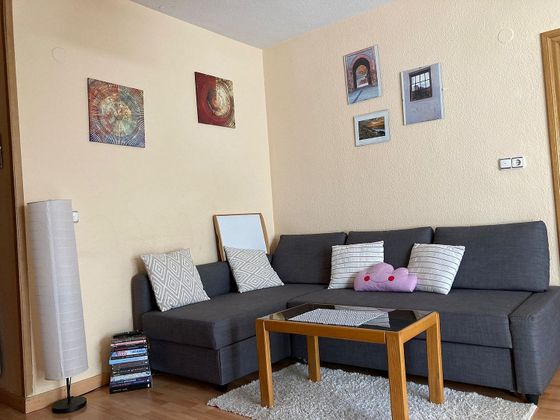 Foto 2 de Piso en alquiler en Polígono Cartuja – La Paz de 4 habitaciones con terraza y muebles