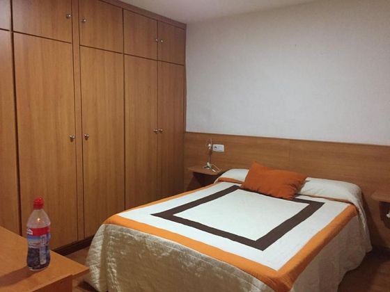 Foto 1 de Pis en lloguer a Centro - Sagrario de 2 habitacions amb mobles i balcó