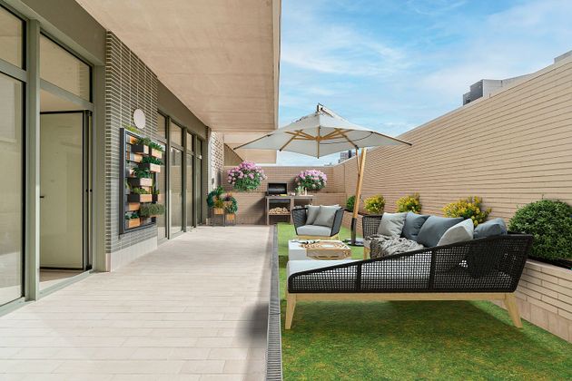 Foto 1 de Piso en alquiler en Centre - Hospitalet de Llobregat, L´ de 2 habitaciones con terraza y jardín