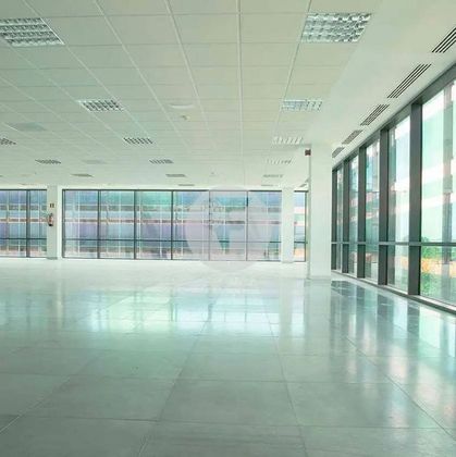 Foto 2 de Alquiler de oficina en Montserrat - Parque Empresarial de 317 m²