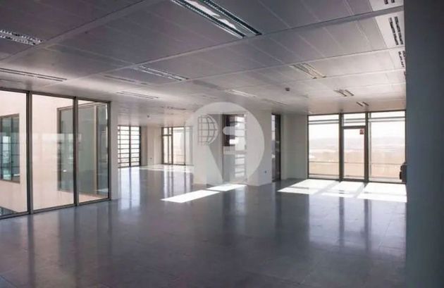 Foto 2 de Alquiler de oficina en Rejas de 3654 m²