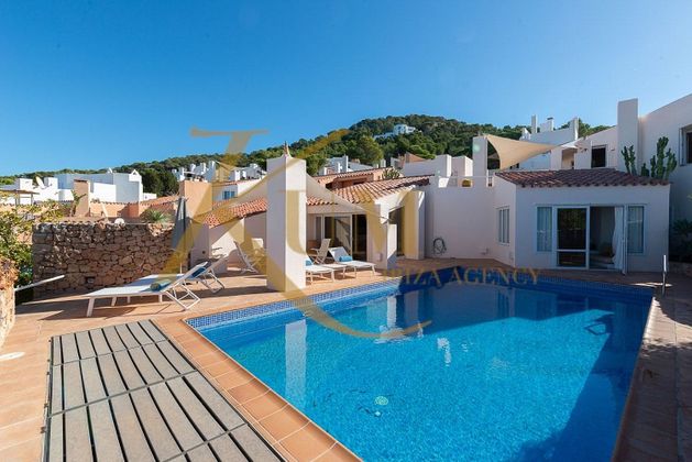Foto 1 de Casa en lloguer a Cala Vedella - Cala Tarida - Cala Conta de 6 habitacions amb terrassa i piscina