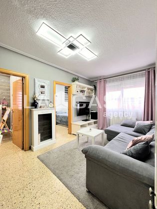 Foto 2 de Piso en venta en Artigas - Llefià de 3 habitaciones con aire acondicionado y calefacción
