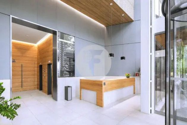 Foto 2 de Alquiler de oficina en Sants de 599 m²