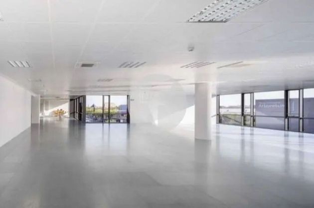 Foto 2 de Oficina en lloguer a Almeda - El Corte Inglés de 1844 m²