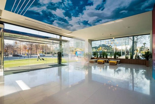 Foto 1 de Alquiler de oficina en El Poblenou con terraza y aire acondicionado