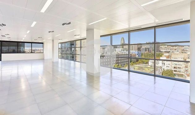 Foto 2 de Alquiler de oficina en El Poblenou de 483 m²
