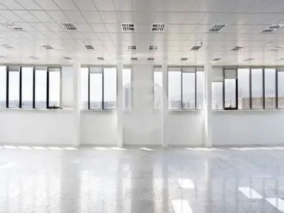 Foto 1 de Alquiler de oficina en La Marina de Port de 361 m²