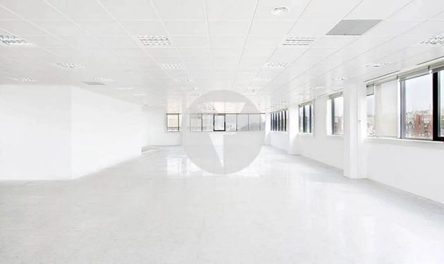 Foto 2 de Alquiler de oficina en La Marina de Port de 361 m²