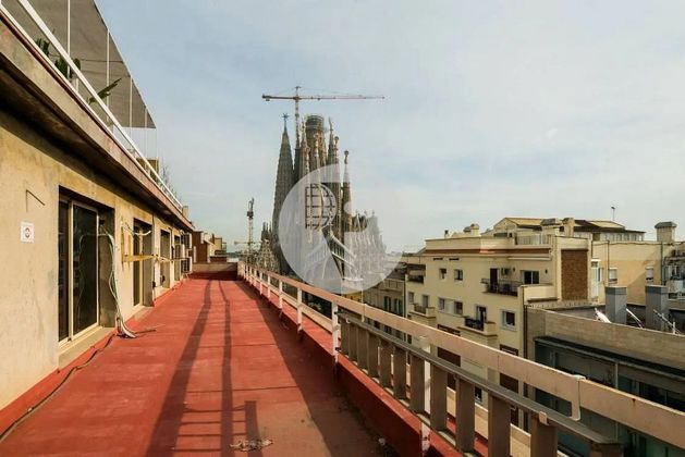 Foto 1 de Venta de oficina en La Sagrada Família con terraza y ascensor