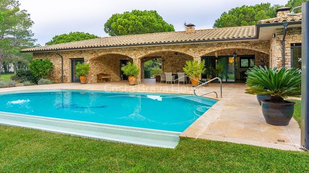 Foto 1 de Xalet en venda a Pals de 6 habitacions amb terrassa i piscina