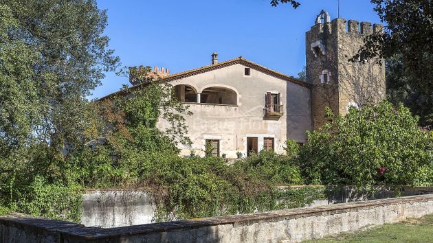 Foto 2 de Casa rural en venta en Flaçà de 8 habitaciones con terraza y jardín