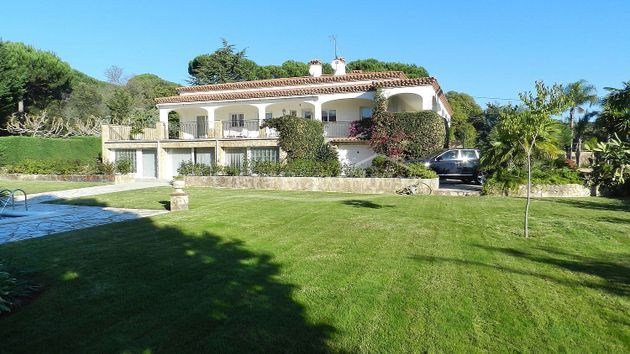 Foto 2 de Chalet en venta en Sant Pol - Volta de l'Ametller de 5 habitaciones con terraza y piscina