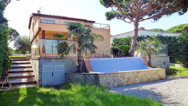 Foto 2 de Xalet en venda a Sant Pol - Volta de l'Ametller de 4 habitacions amb terrassa i piscina