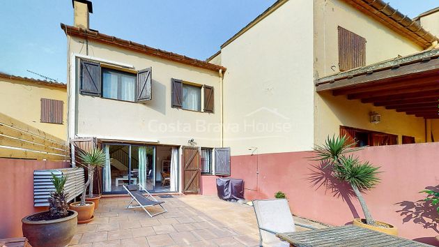 Foto 2 de Casa adossada en venda a Aiguafreda - Sa Tuna de 4 habitacions amb terrassa i garatge