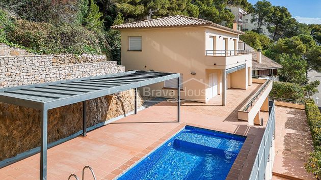 Foto 2 de Chalet en venta en Aiguafreda - Sa Tuna de 4 habitaciones con terraza y piscina