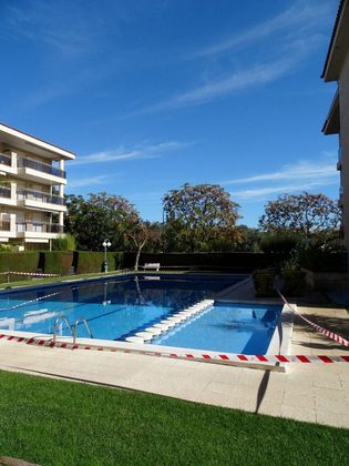 Foto 2 de Venta de ático en Vilafortuny - Cap de Sant Pere de 2 habitaciones con terraza y piscina