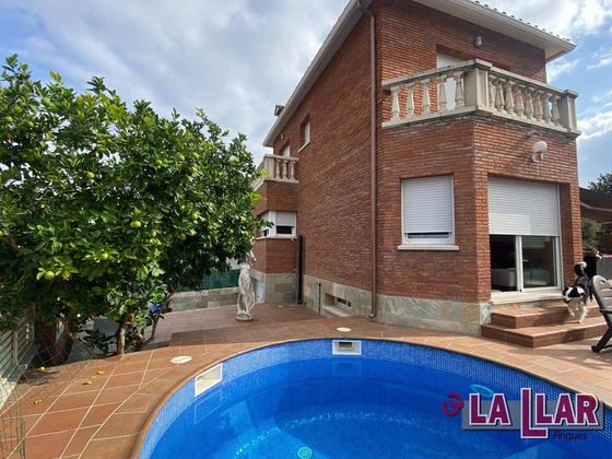 Foto 2 de Venta de chalet en Montornès del Vallès de 4 habitaciones con terraza y piscina